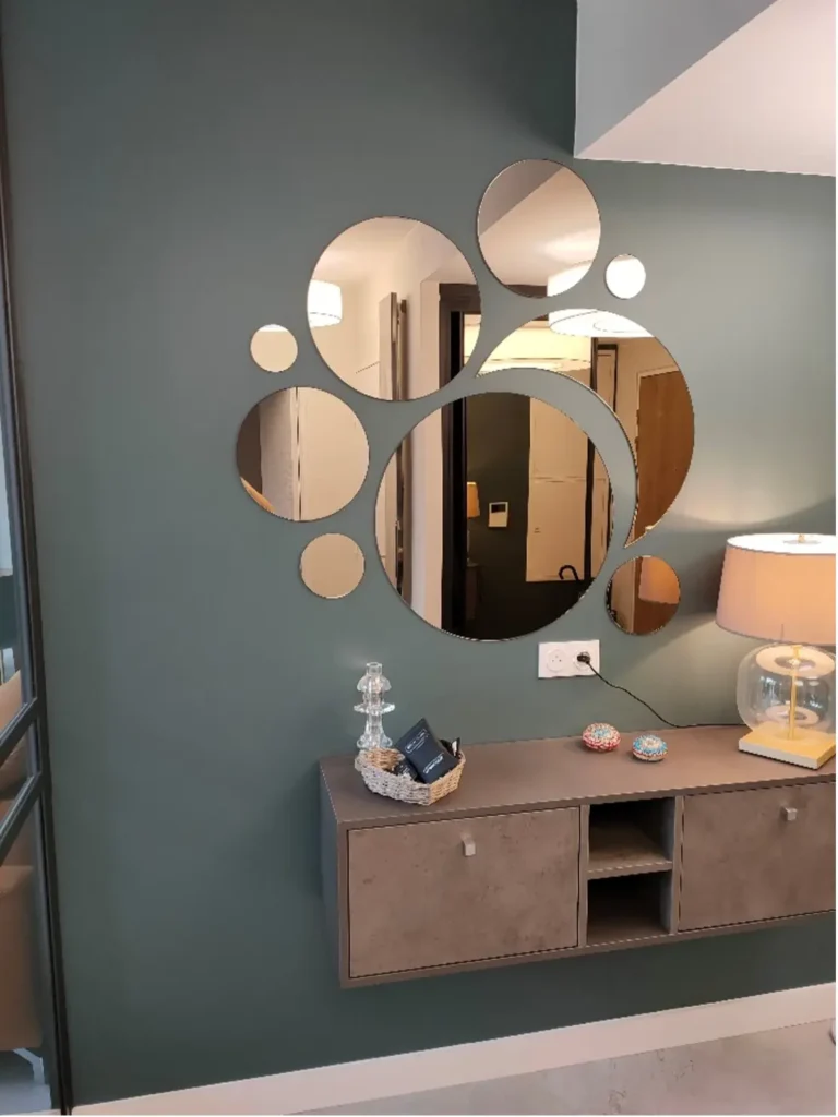 Création d’un tableau en miroir teintés sur mesure.